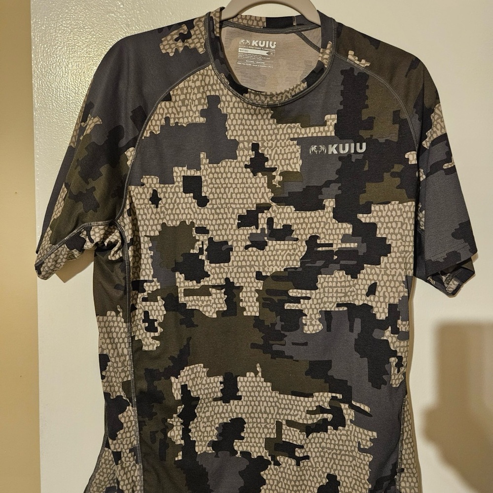 KUIU Tactical Camouflage Tee
Kuiu Enduro short sleeve Verde 2.0 camo.
